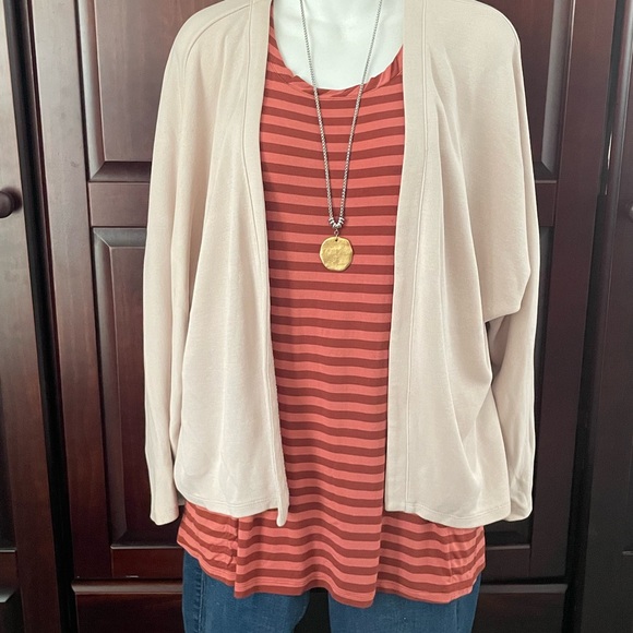 Striped Tunic Tank Top - Picture 2 of 8